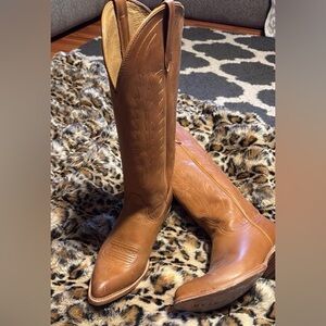 Women's Tan Heeled Boots